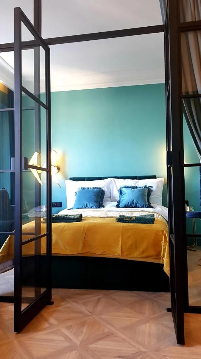 Image 3 of Old Town Apartment A