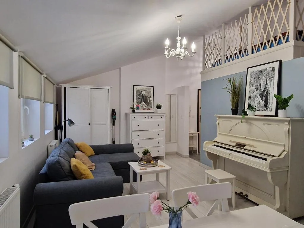 Image of “Pianist” City Break Apartment