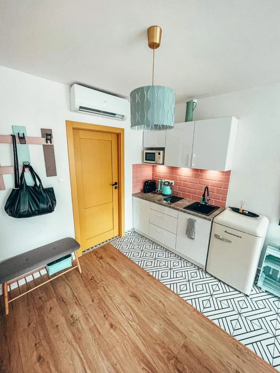 Image 3 of Pink Old Town Warsaw, 2 rooms, AC, brand new!