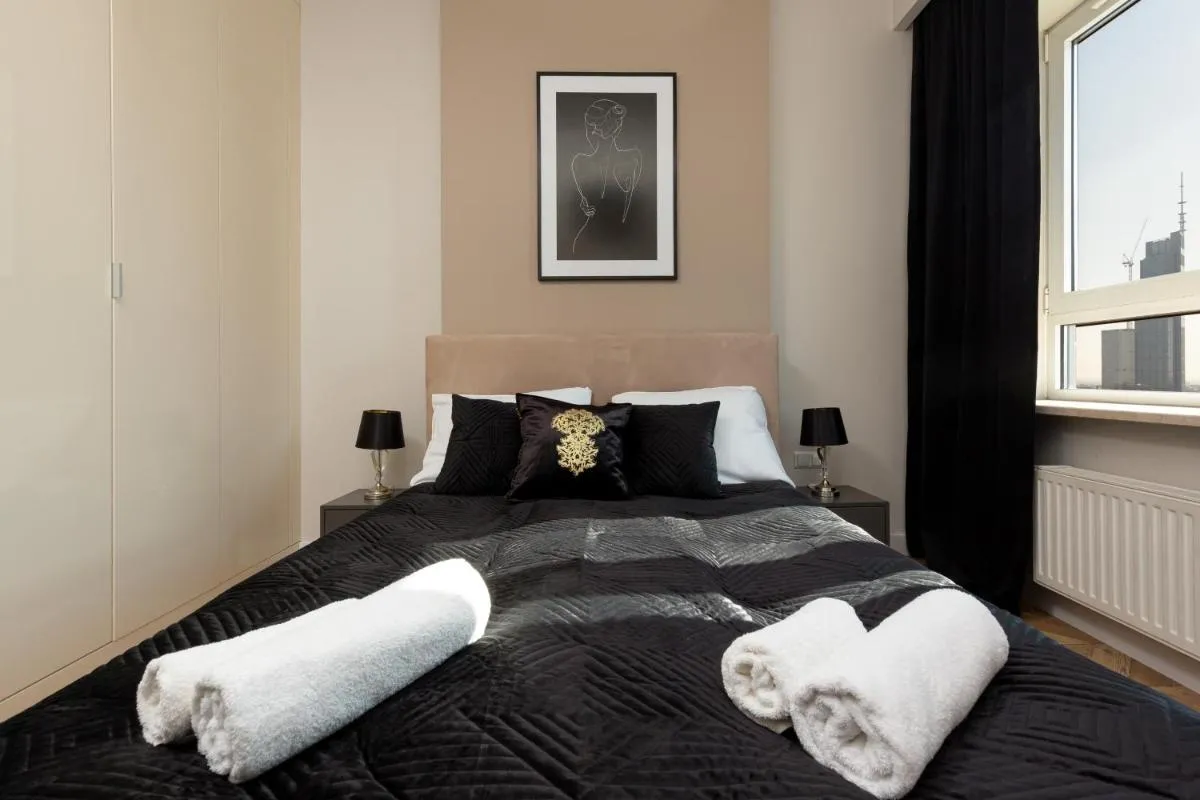 Image 4 of Platinum Towers Apartment with Parking by Renters Prestige