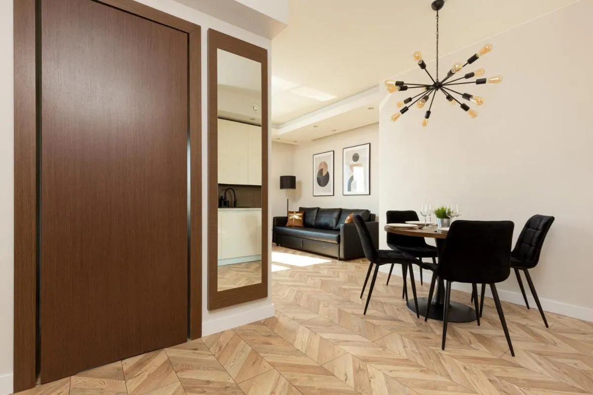 Image 6 of Platinum Towers Apartment with Parking by Renters Prestige