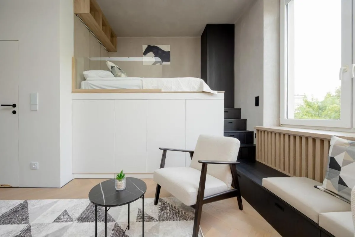 Image 1 of Przytulne Studio w Zielonej Okolicy Śródmieścia by Noclegi Renters