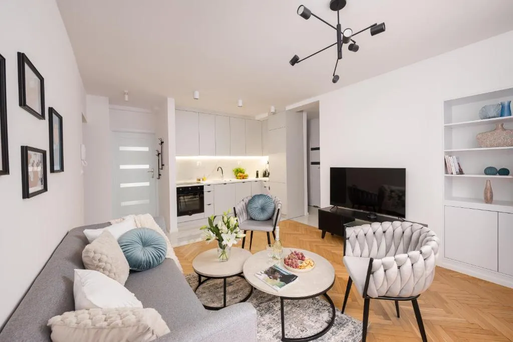 Image of Pulawska Residence Mokotów 2-bedroom & living room, balcony & free parking on site