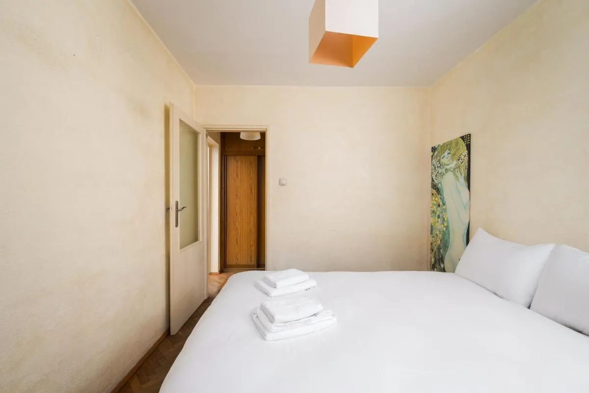 Image 6 of Rondo ONZ City Centre Apartment