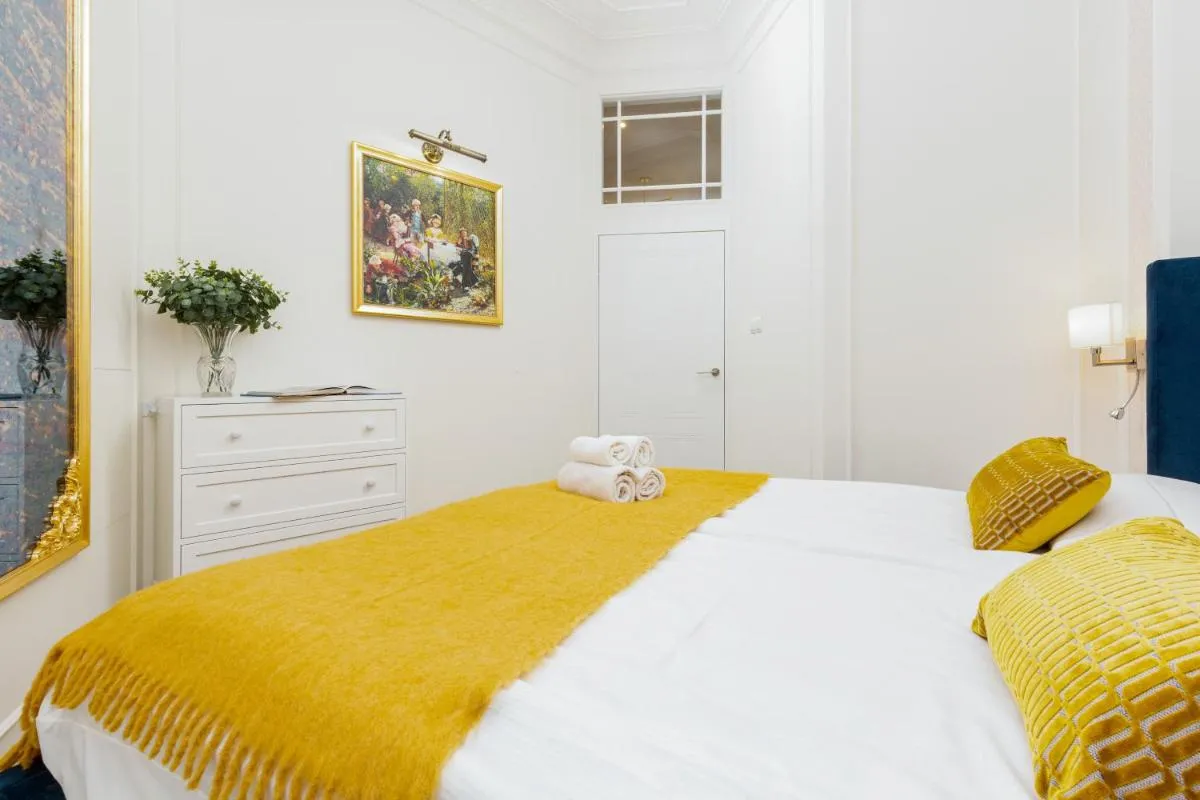 Image 5 of Royal Apartment Kopernika by Renters Prestige