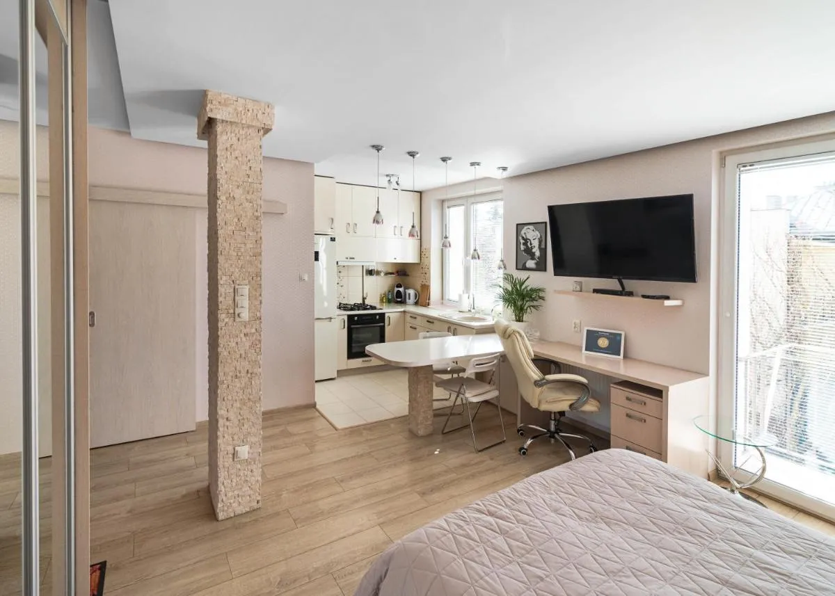 Image 4 of Royal Garden Apartment