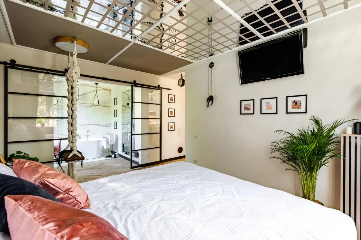Image 4 of Secret Garden Apartment