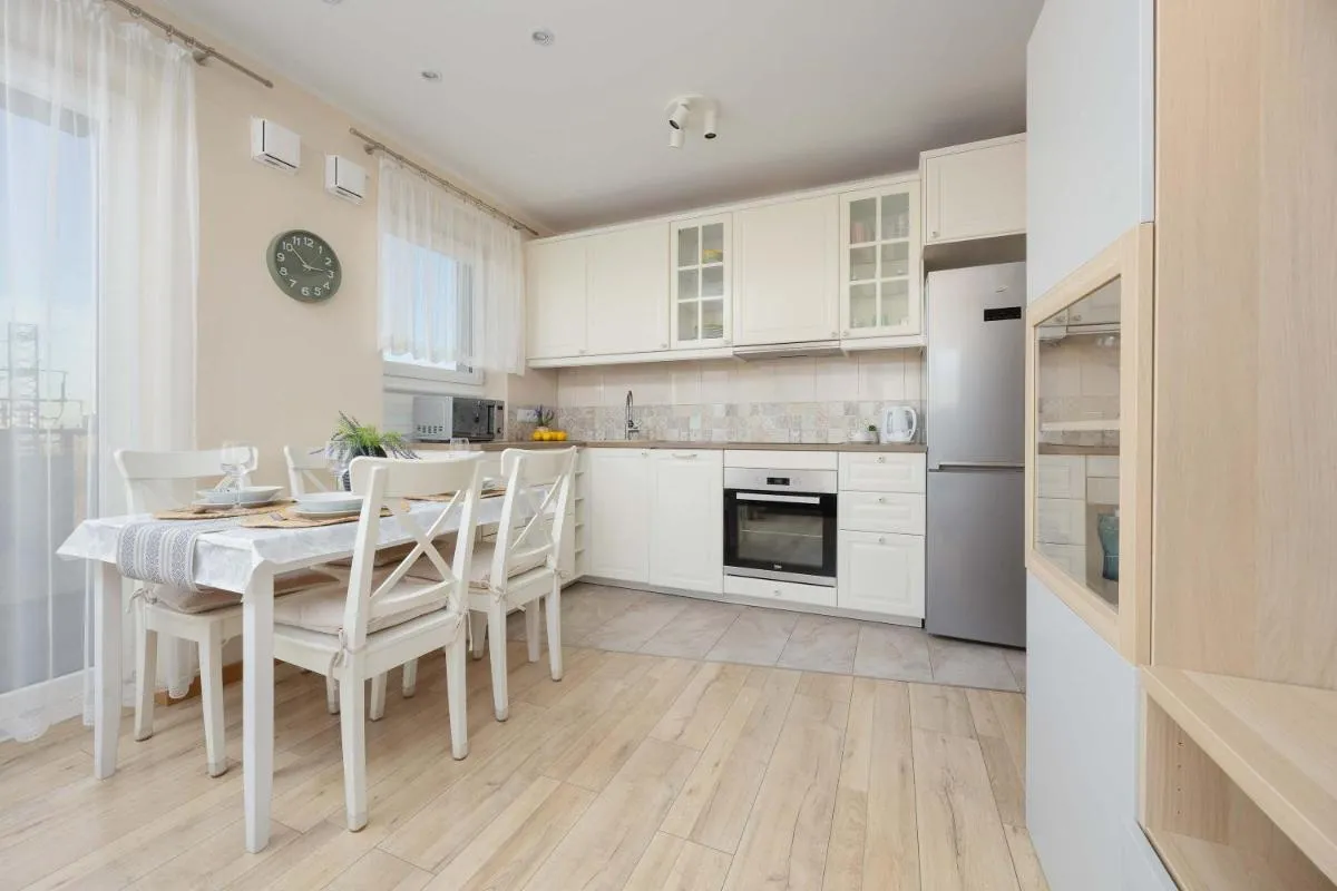 Image 1 of Słoneczny Apartament z Pięknym Widokiem Klimatyzacja Noclegi Renters