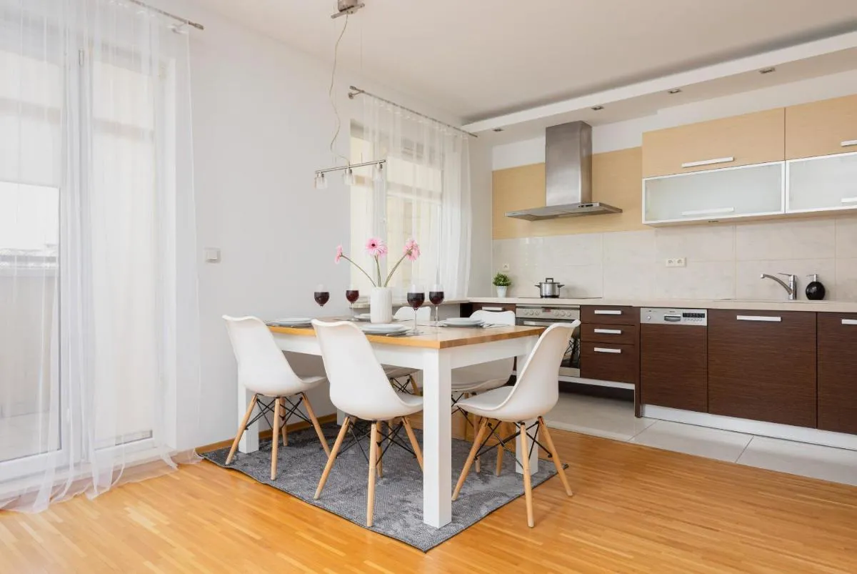 Image 3 of Spacious Apartment Pałac Jana III Wilanów by Noclegi Renters