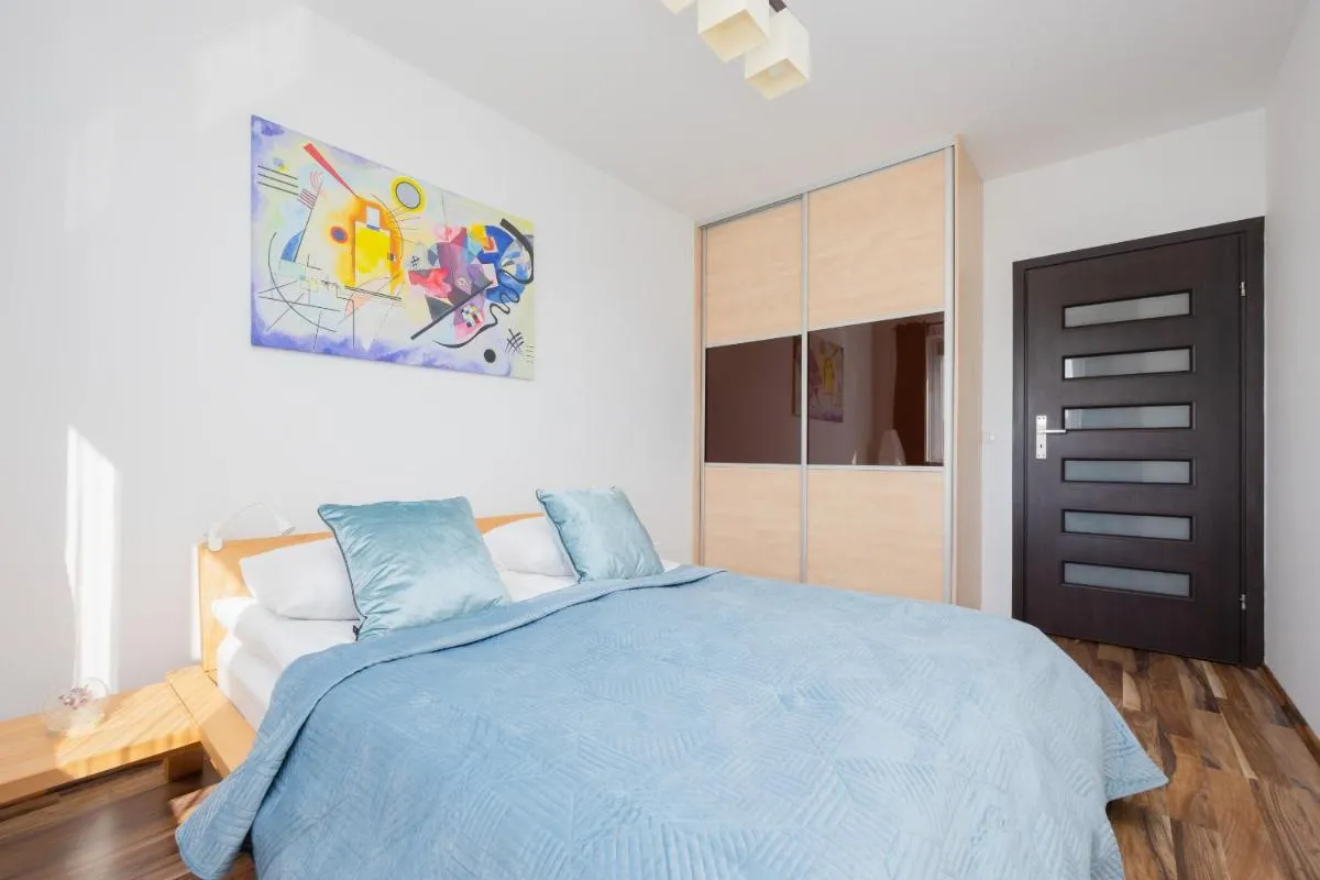 Image 6 of Spacious Apartment with Parking and Balcony by Noclegi Renters