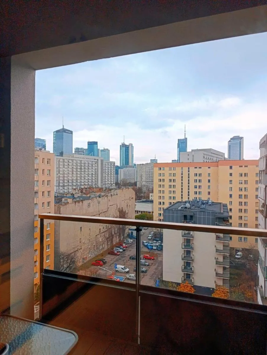 Image 5 of Spacious & Modern 3BR-2BA Apt