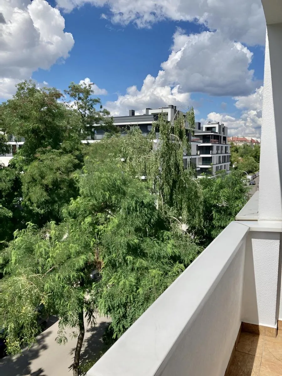 Image 5 of Spacious, quiet and bright apartment, close center, parking, air-conditioned rooms