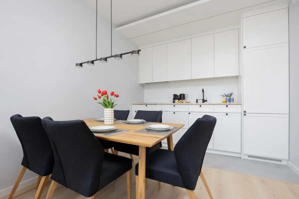 Image 2 of Stacja Wola Nowoczesny Apartament z Balkonem i Parkingiem Warszawa by Noclegi Renters