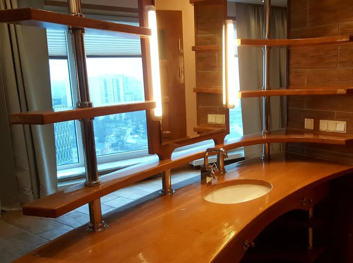 Image 4 of Studio 2