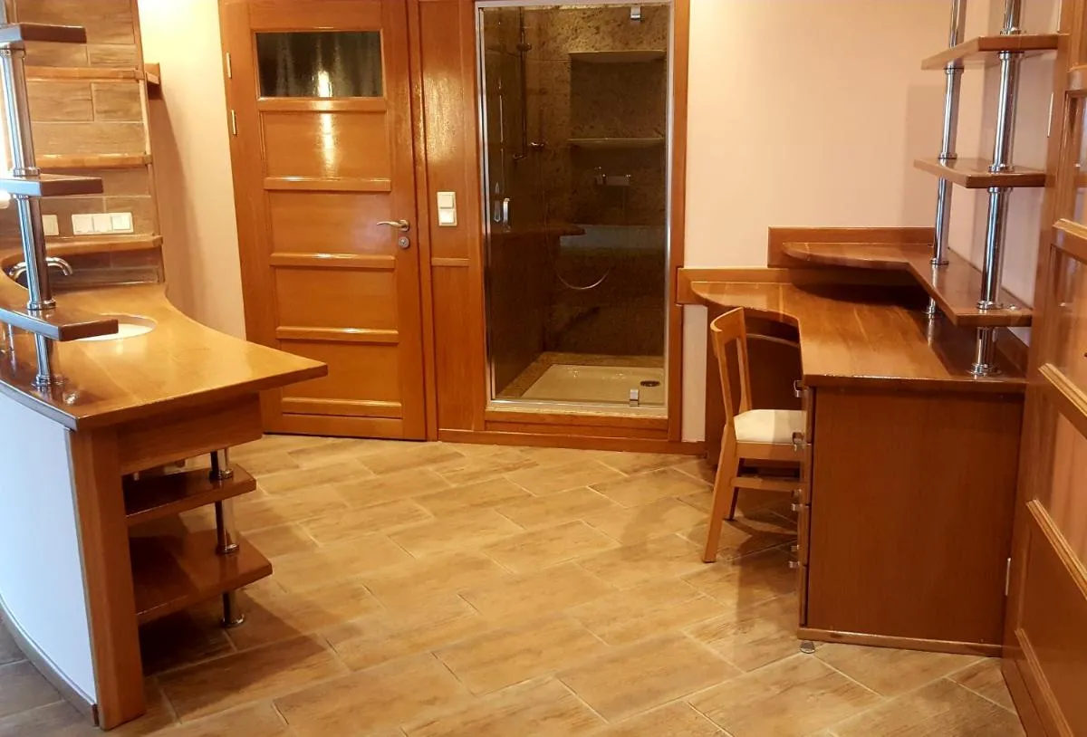Image 6 of Studio 2