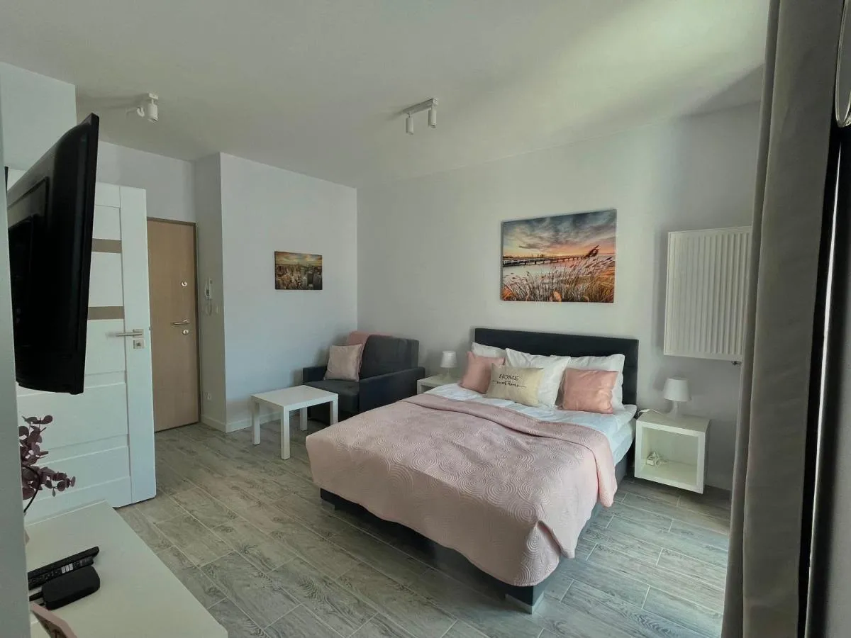 Image 4 of Studio Apartment Raspberry by Galeria Północna