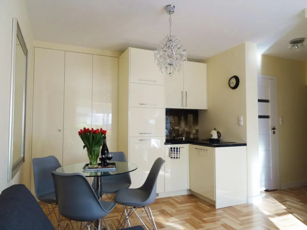 Image 3 of Studio Plac Bankowy