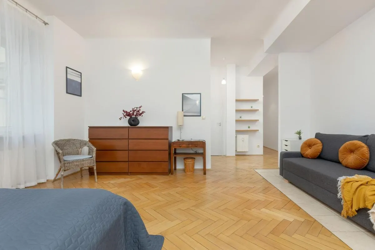 Image 5 of Studio in the Center of Warsaw with Balcony and Separate Kitchen by Noclegi Renters