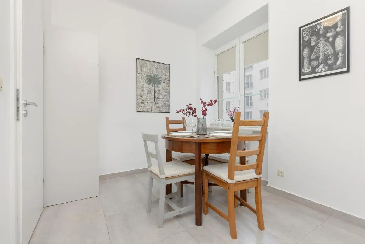 Image 4 of Studio in the Center of Warsaw with Balcony and Separate Kitchen by Noclegi Renters