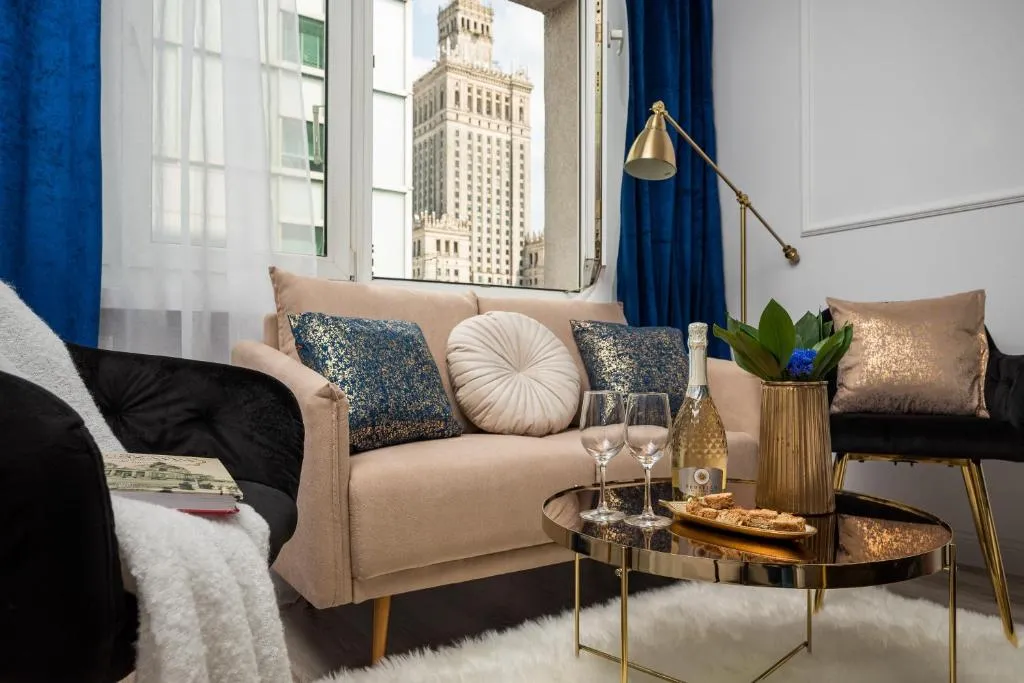 Image of Stunning 2-BR Apartament Palace in the window, air-conditioning 500m to Central Station