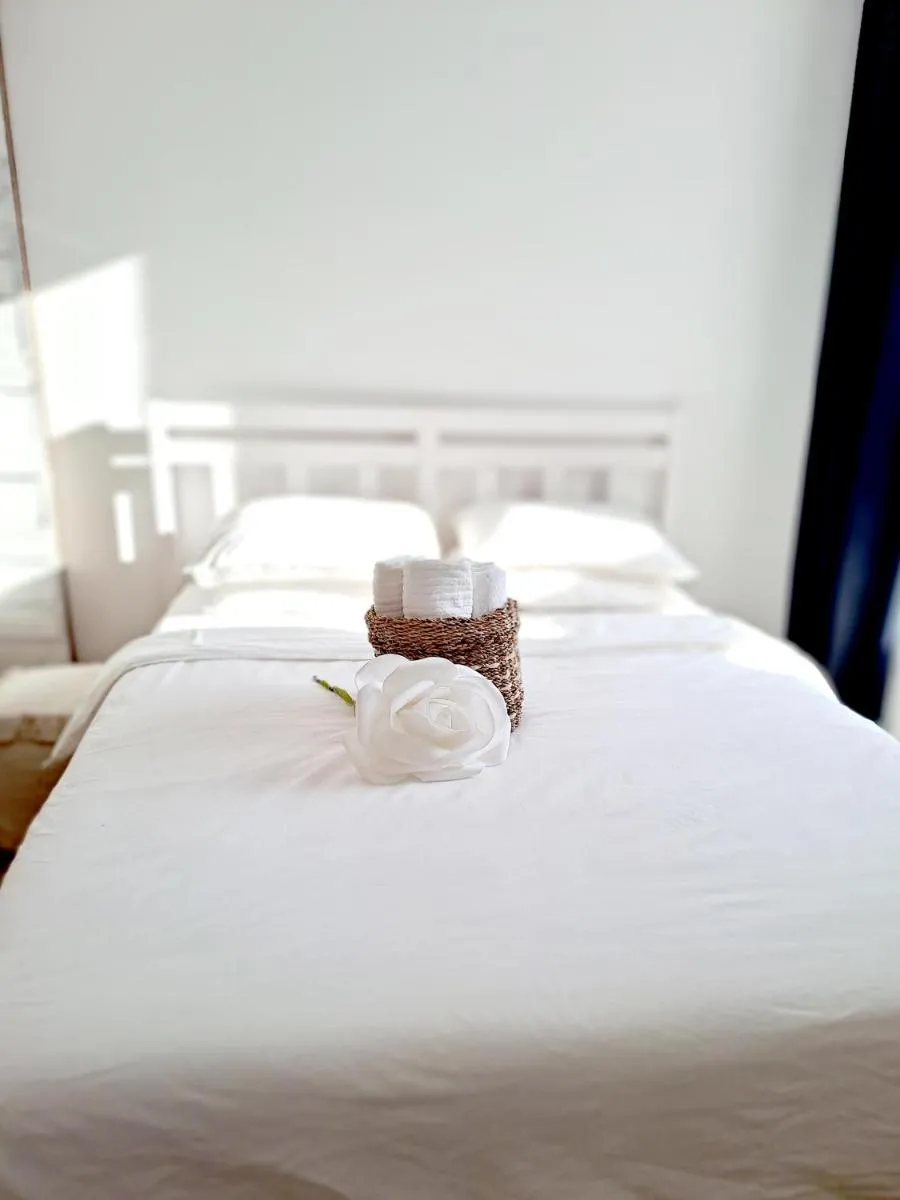 Image 4 of Sunny & modern 2 beds spacious air-conditioned Warsaw