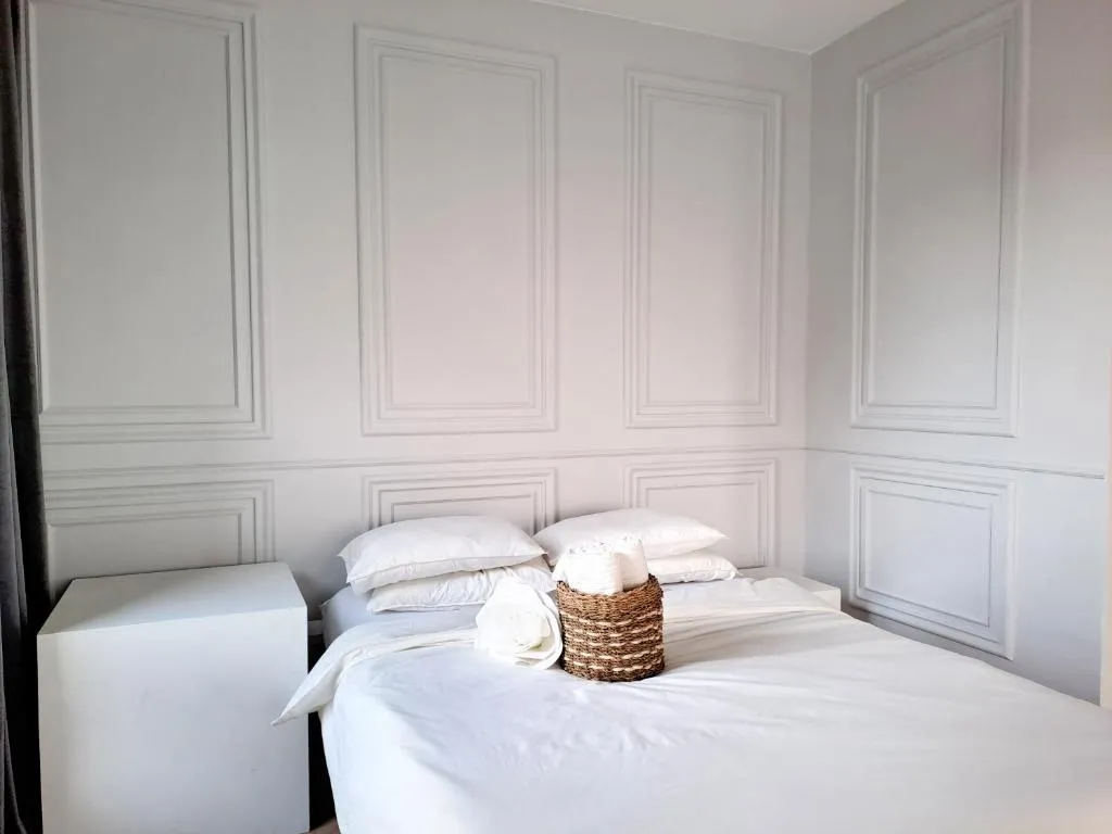 Image of Sunny & modern 2 beds spacious air-conditioned Warsaw
