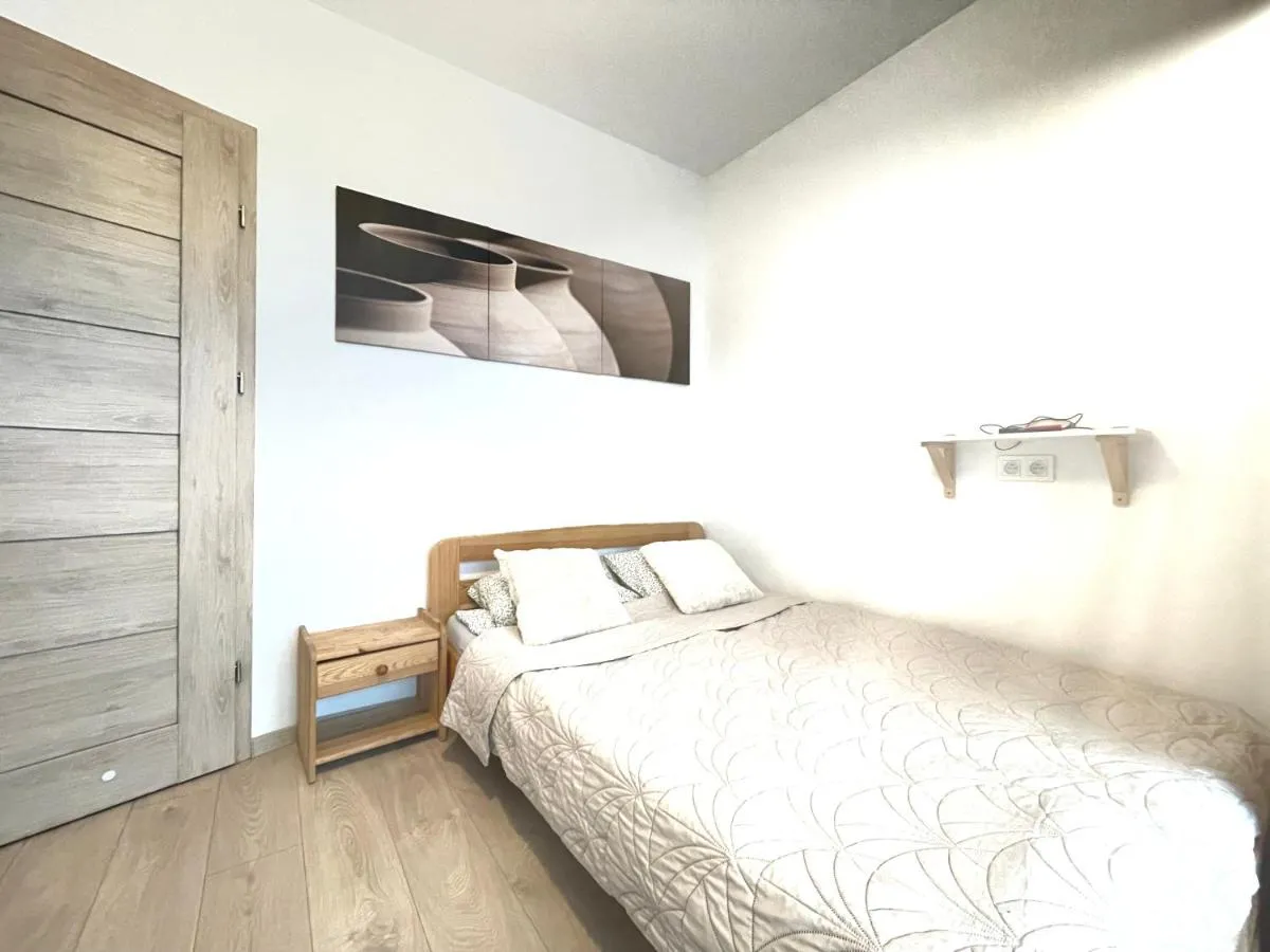 Image 3 of Superior Komputerowa, 4 rooms, 3 bedrooms, Airport-City train, Metro! 24h reception!