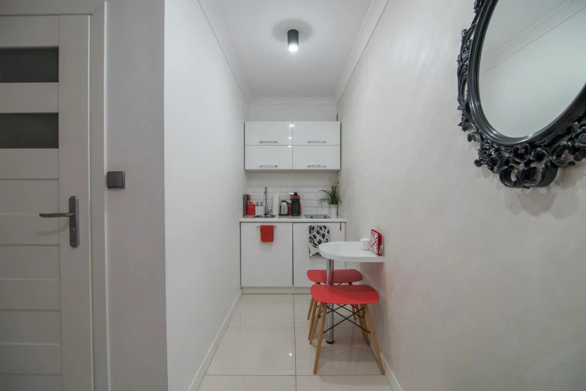 Image 5 of The White Apartment