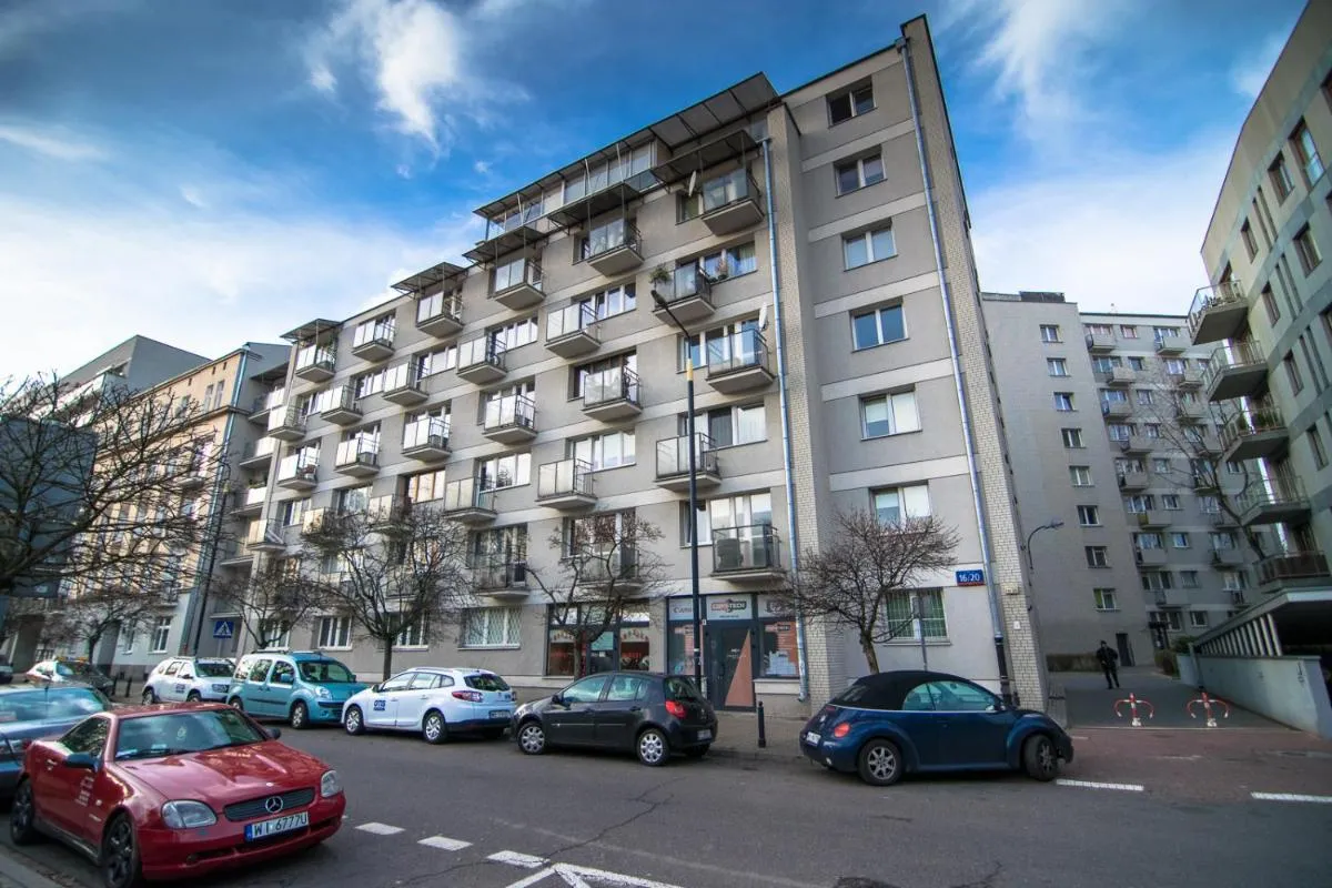 Image 6 of The White Apartment