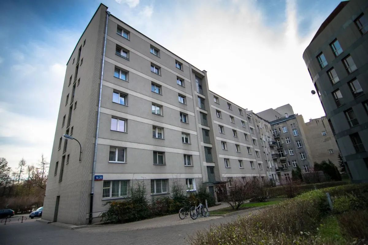 Image 4 of The White Apartment
