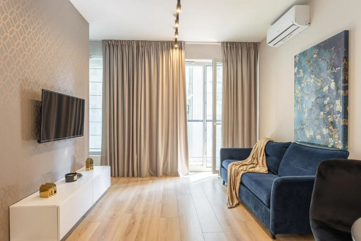 Image 4 of Urban Chic – Cozy Studio Apartment – City Center – Sienna street
