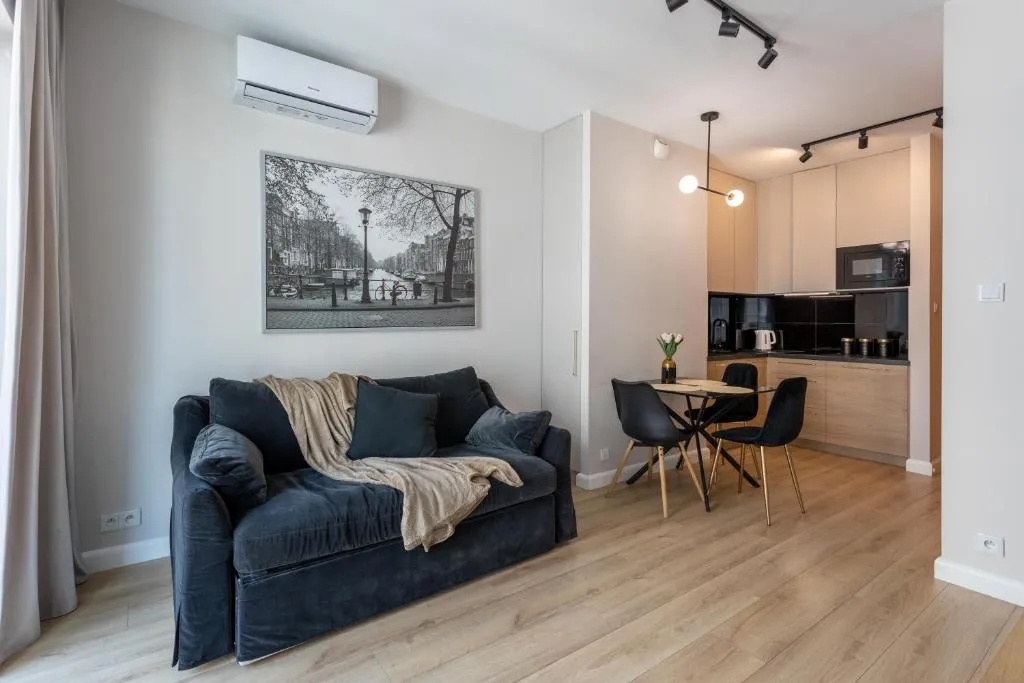 Image of Urban Chic – Cozy Studio Apartment – City Center – Sienna street