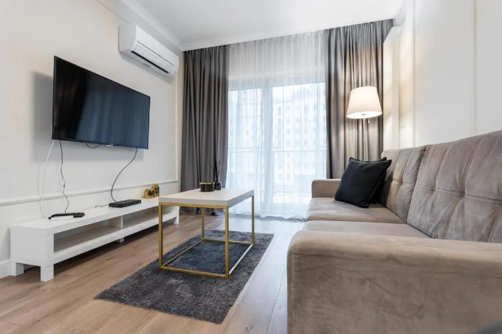 Image 4 of Urban Chic – Luxury Warsaw Stays – Mennica Residence – 4 Bedrooms
