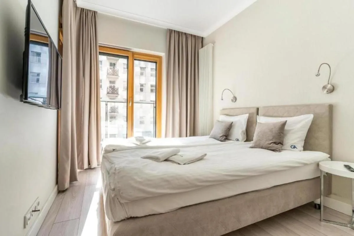 Image 6 of Urban Chic – Luxury Warsaw Stays – Mennica Residence – 4 Bedrooms