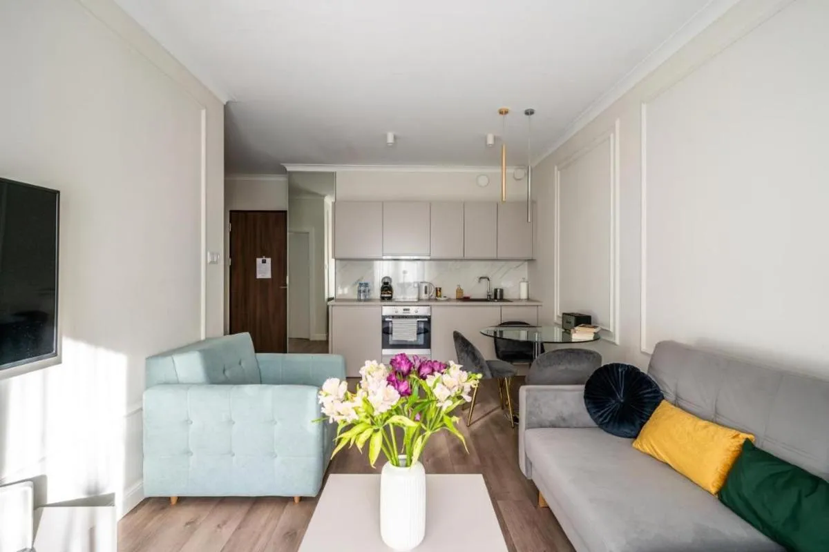 Image 3 of Urban Chic – Luxury Warsaw Stays – Mennica Residence – 4 Bedrooms