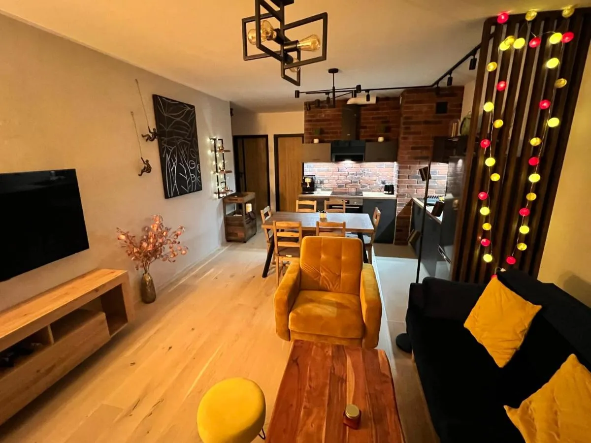 Image 2 of Warsaw Downtown View 3 ROOMS 60m2+ FREE GARAGE 2km Old Town Metro 9min tram