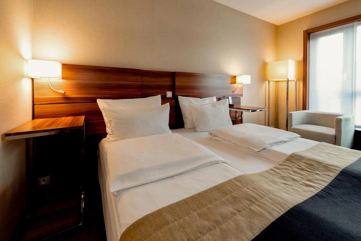 Image 1 of Warsaw Plaza Hotel
