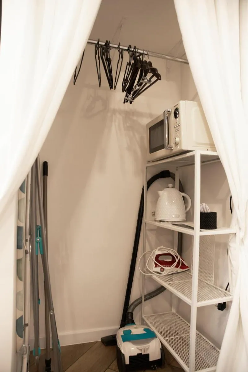 Image 4 of Wawahome studio old town
