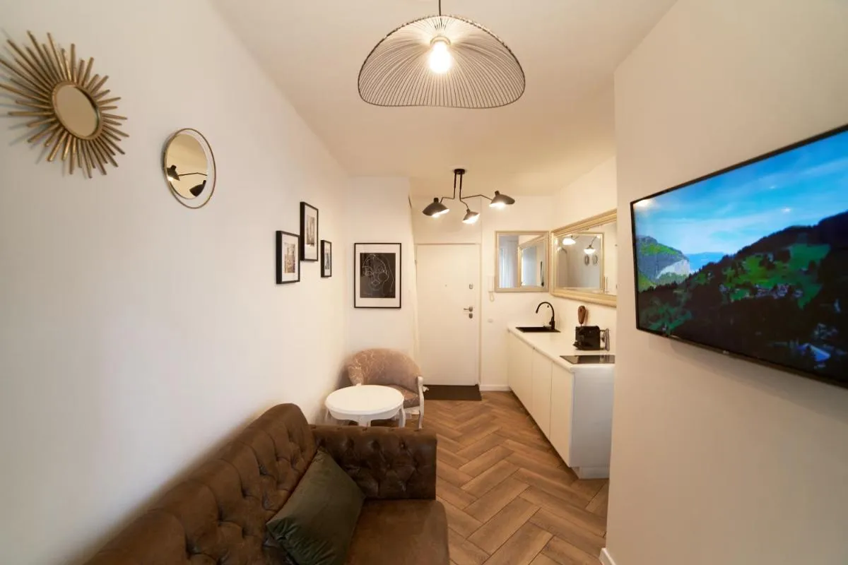 Image 2 of Wawahome studio old town