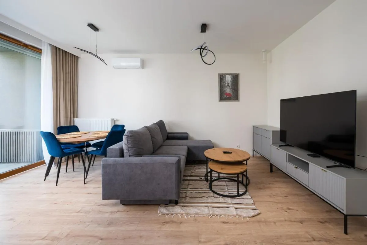 Image 4 of Wilanów Sarmacka Apartment with Garden