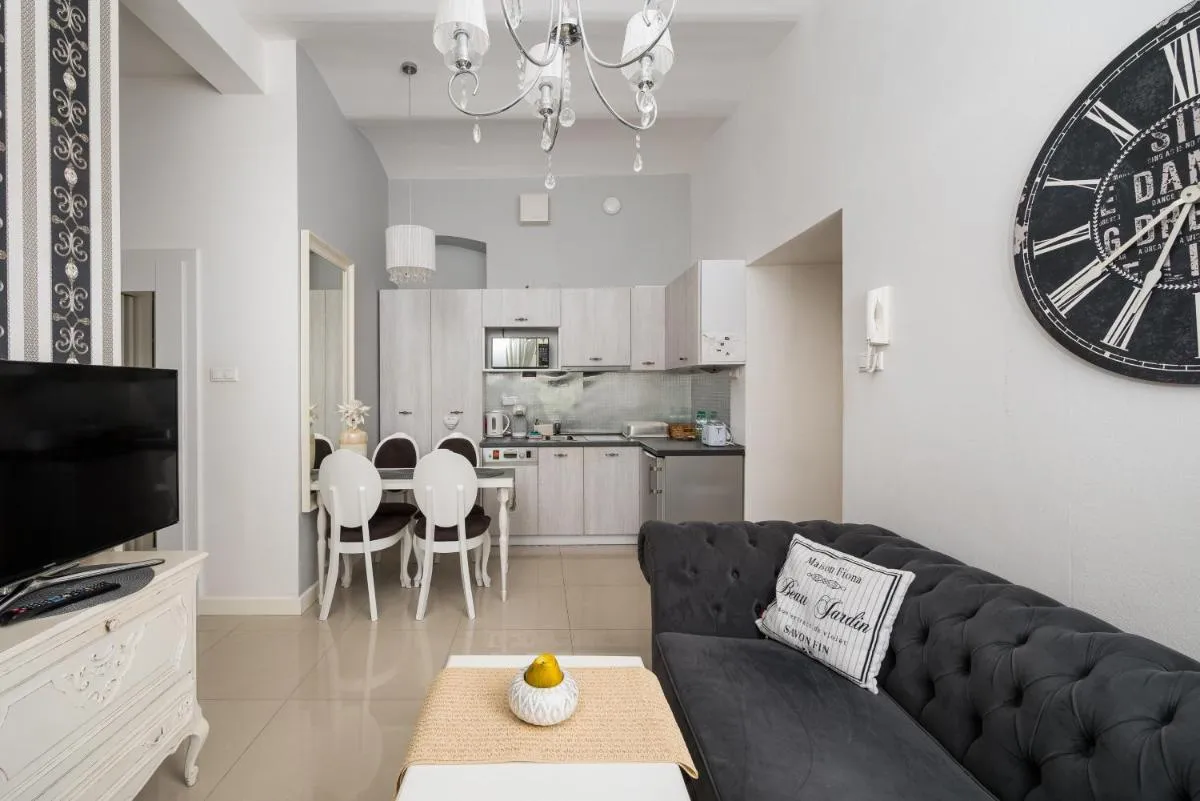 Image 2 of Wilcza City Centre Chic Apartment