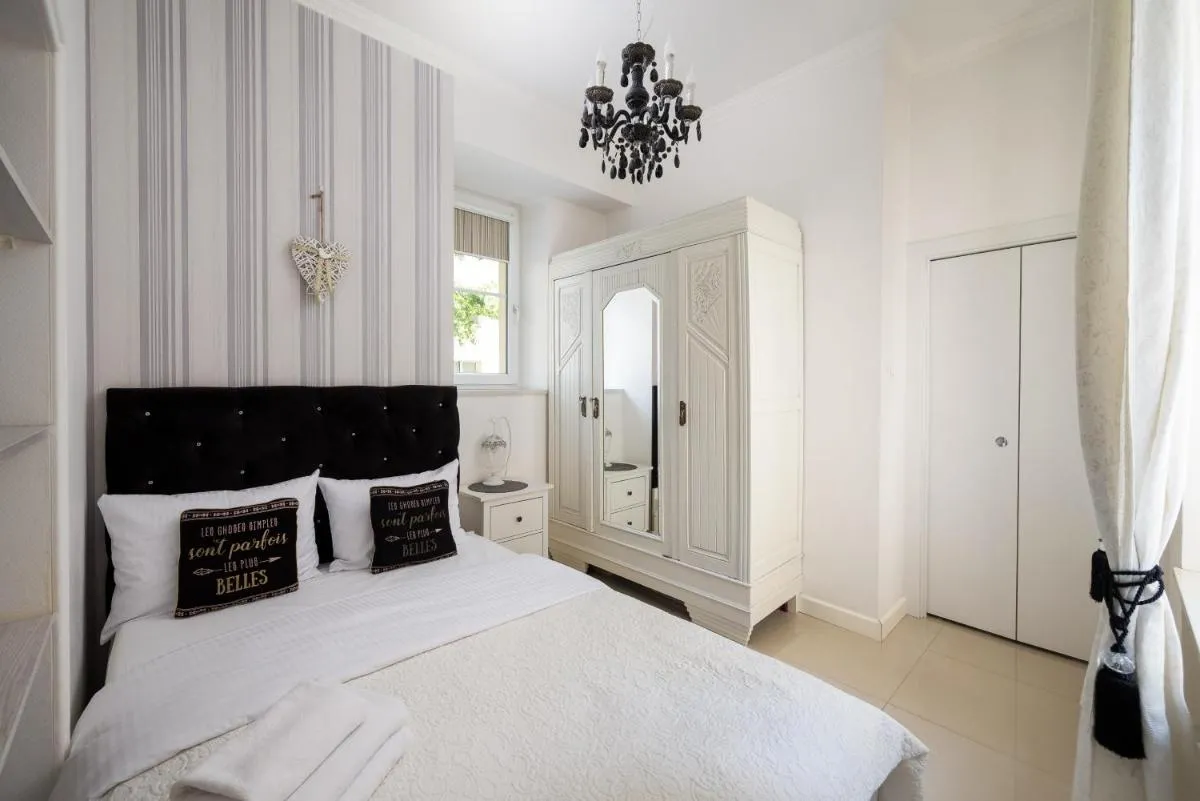 Image 1 of Wilcza City Centre Chic Apartment