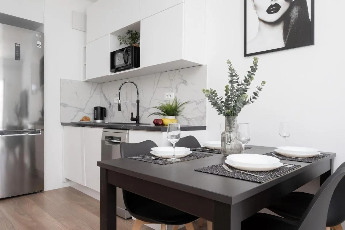 Image 2 of Wyjątkowy Apartament z 1 sypialnią Sierakowskiego by Noclegi Renters