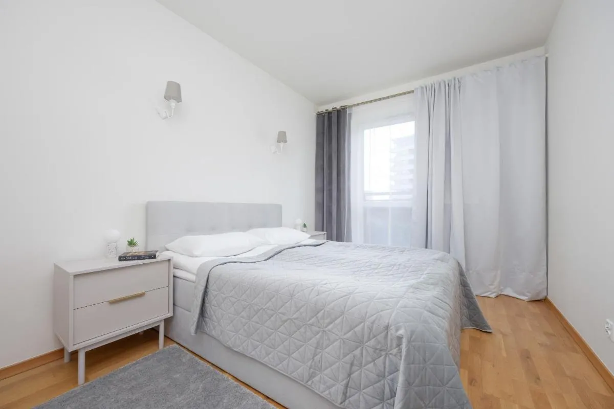 Image 1 of Wyjątkowy Apartament z 3 sypialniami i Balkonem by Noclegi Renters
