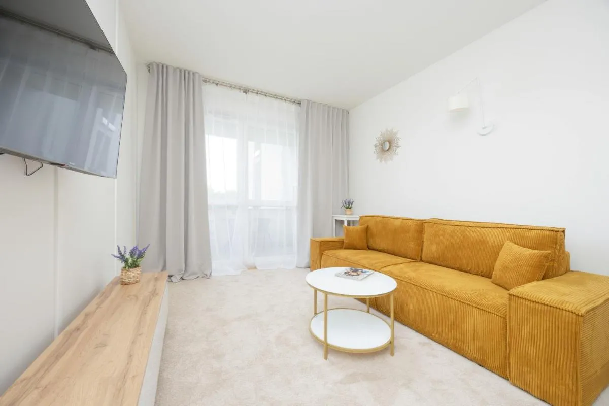 Image 3 of Wyjątkowy Apartament z 3 sypialniami i Balkonem by Noclegi Renters