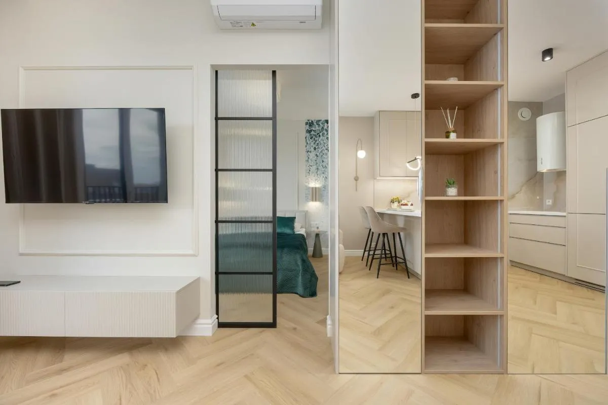 Image 2 of Żupnicza Elegant Apartment with Balcony Warsaw by Noclegi Renters